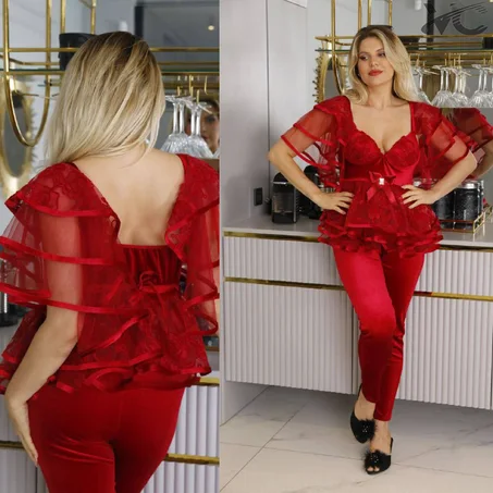 فستان عرائسي ليلي مشبك من مجموعة فاخرة يجمع بين الأناقة و الإثارة