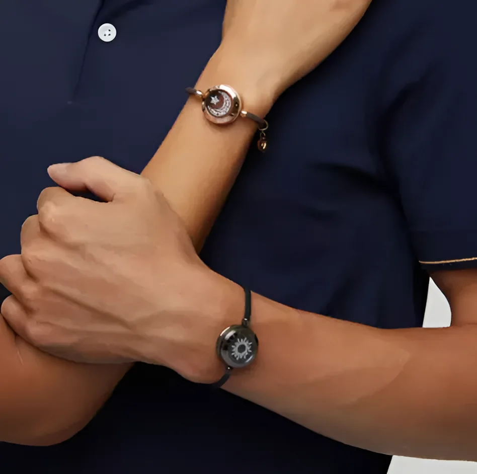 Connection Bracelets – Feel close, wherever you are