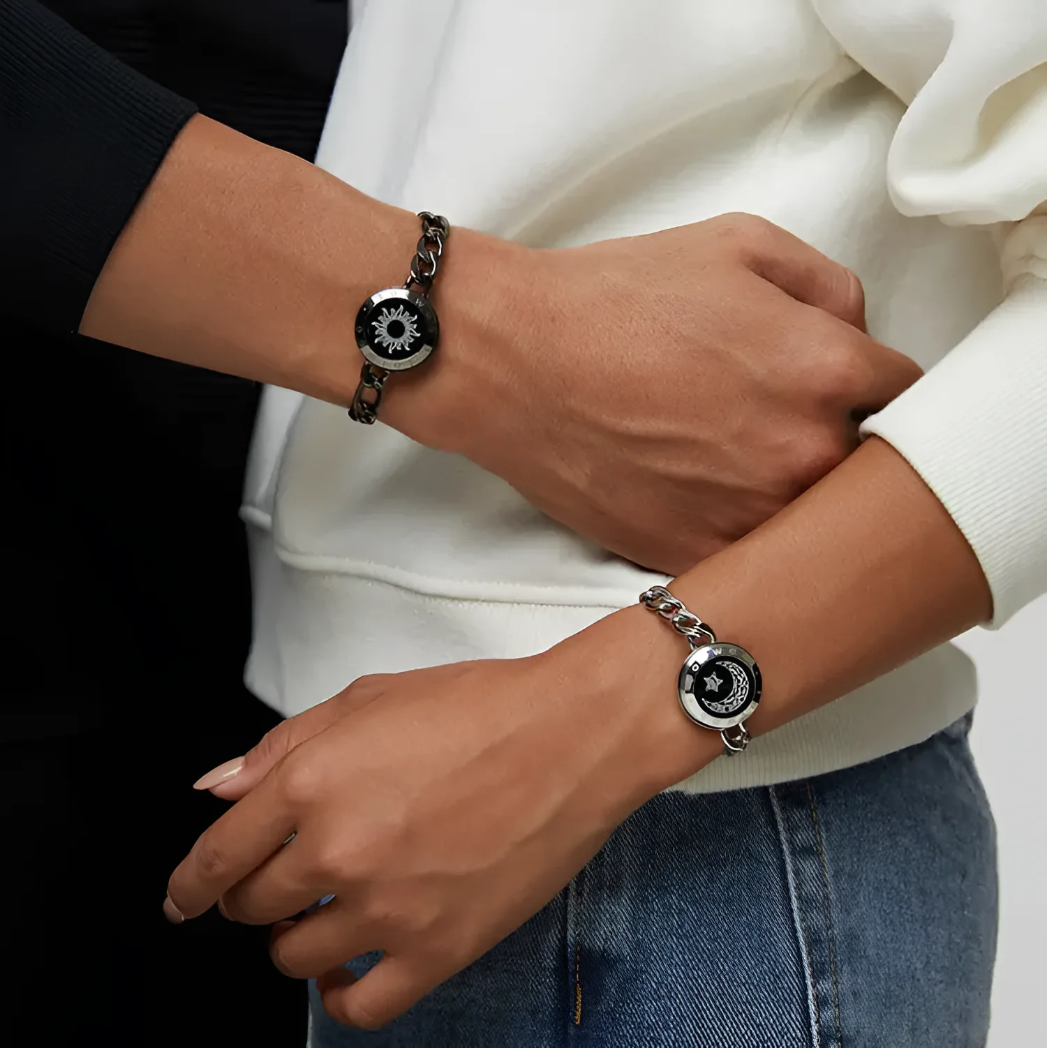 Connection Bracelets – Feel close, wherever you are