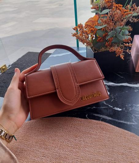 Jacquemus Mini Bag – رمز الأنوثة الراقية