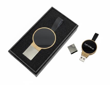 Clé USB ronde en bois avec logo en LED  IMG-1431