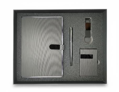 COFFRET VIP NOTEBOOK A5 + PORTE CARTE +  PORTE CLES + STYLO N003
