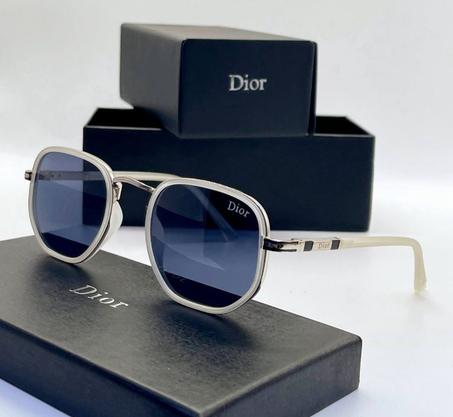Exprime ta personnalité avec les lunettes Dior.