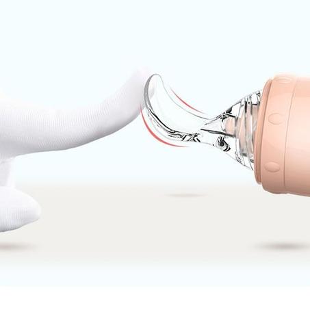 ملعقة السيليكون لتغذية الأطفال