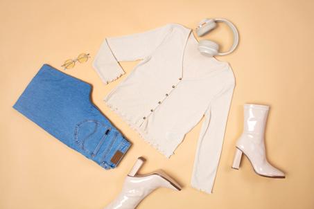 ملابس واحذية