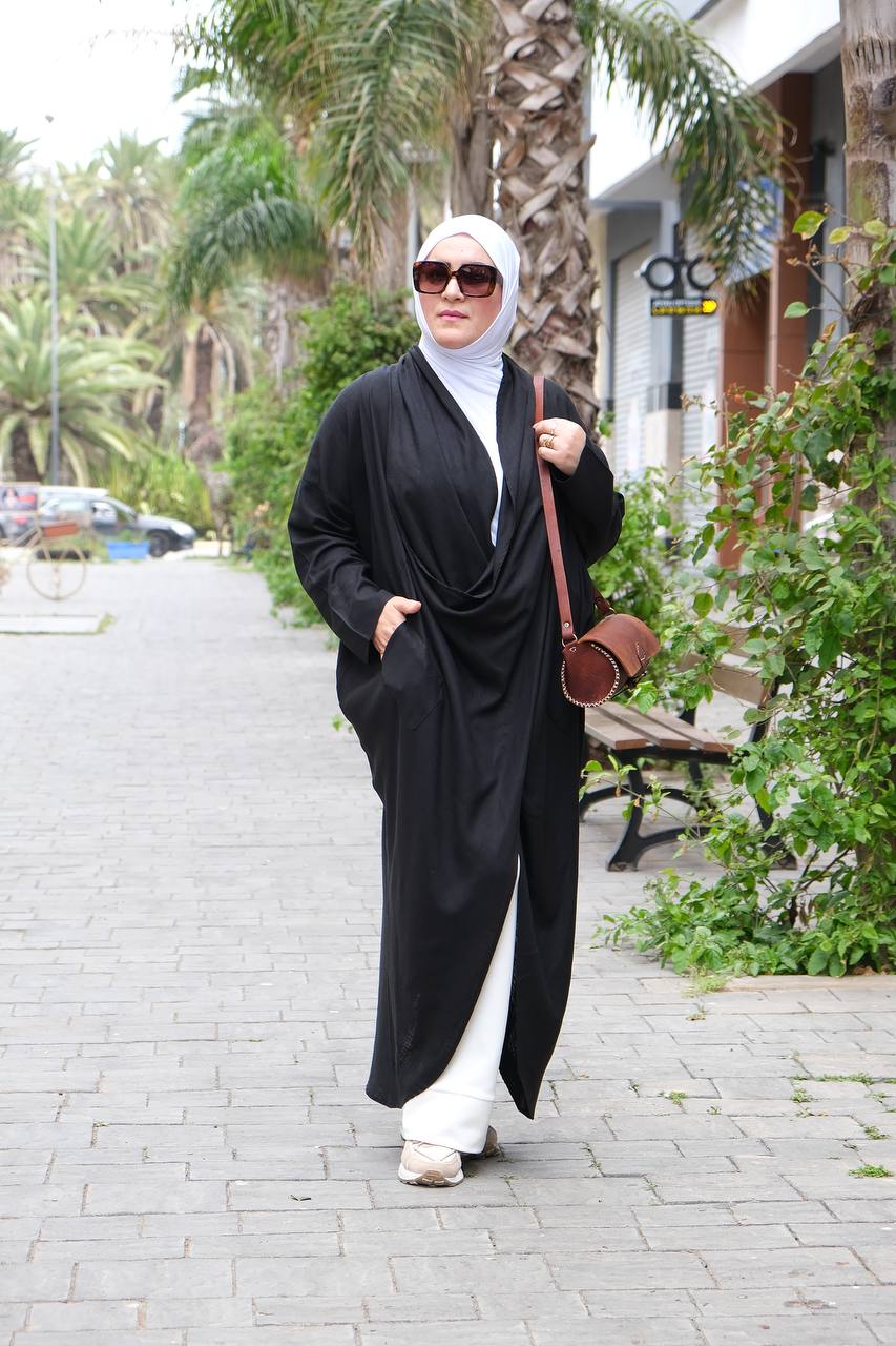 عباية خروج كاجوال للمحجبات بتصميم واسع وعصري – طلة أنيقة ومريحة للمشاوير اليومية