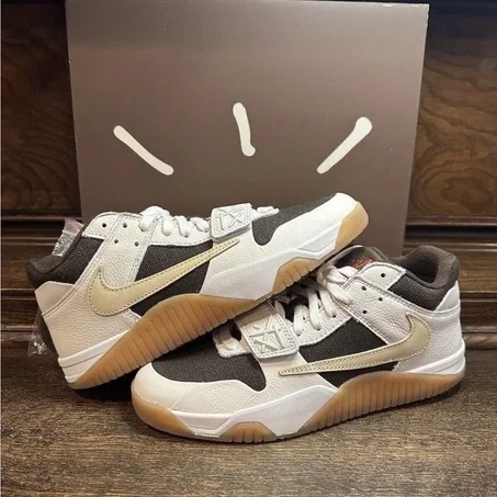 travis scott X jordan 1 low Reverse mocha