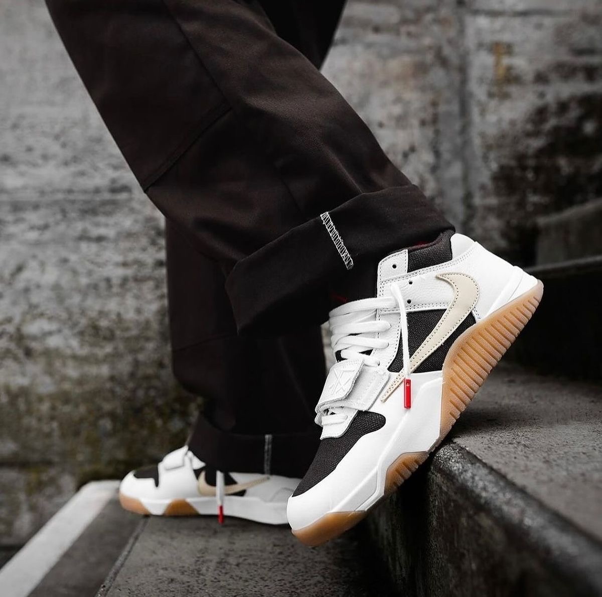 travis scott X jordan 1 low Reverse mocha