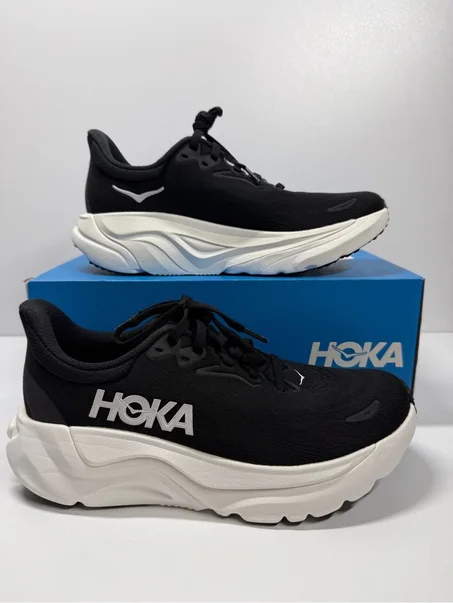 Hoka Arahi 8 Black white