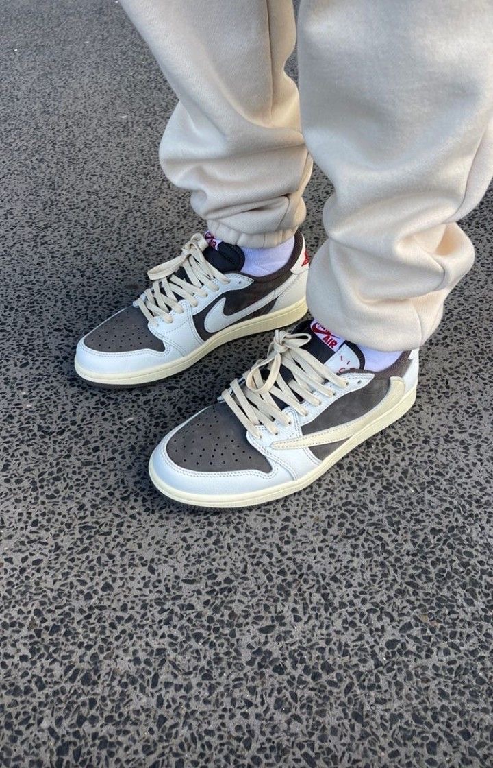 Air Jordan 1 Low x Travis Scott Reverse Mocha
