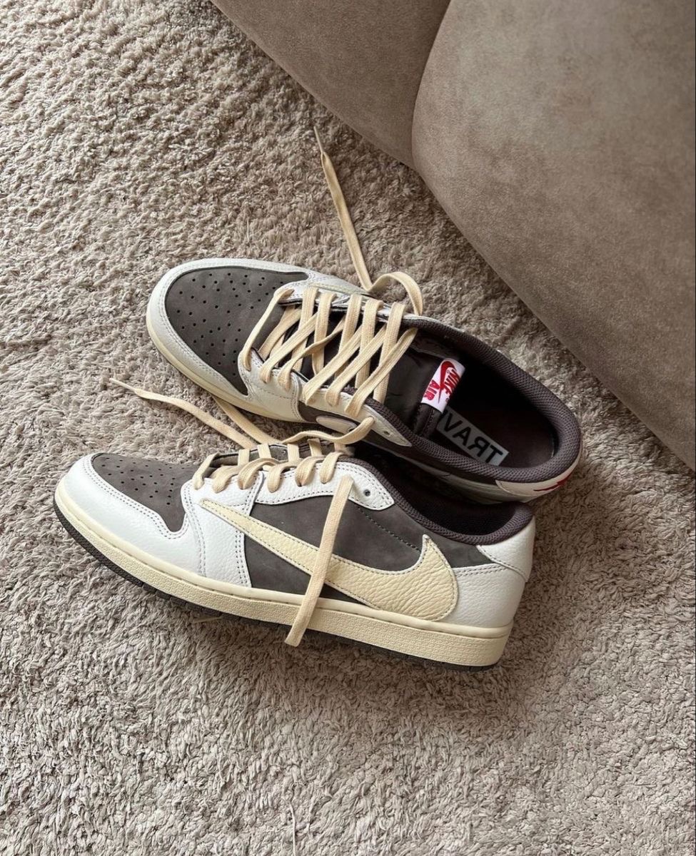 Air Jordan 1 Low x Travis Scott Reverse Mocha