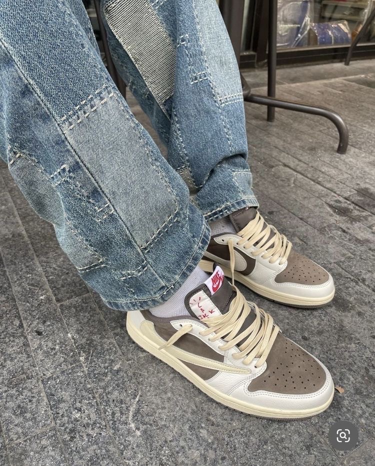 Air Jordan 1 Low x Travis Scott Reverse Mocha