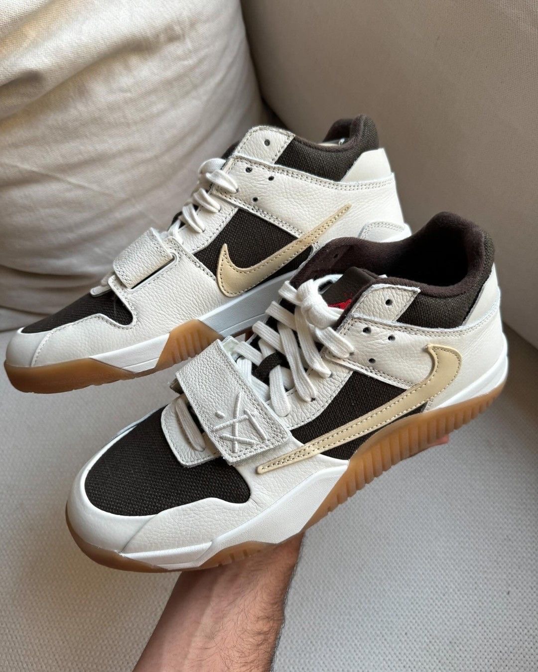 travis scott X jordan 1 low Reverse mocha