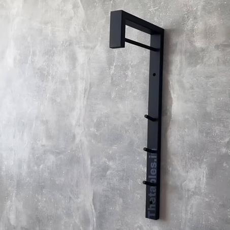 علاقة حائطية عصرية من MDF – تصميم عملي وأنيق