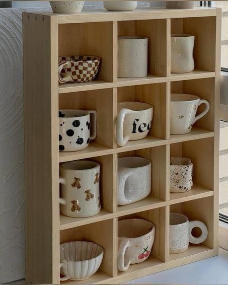 رف خشبي ديكوري بـ16 خانة