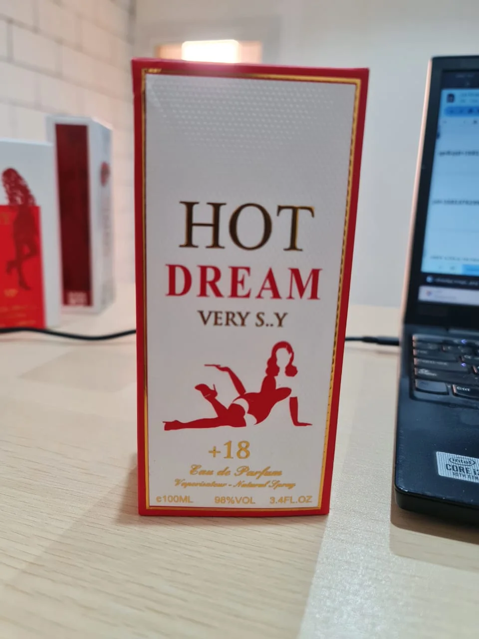 Pheromone Perfume العطر المثالي للمرأة