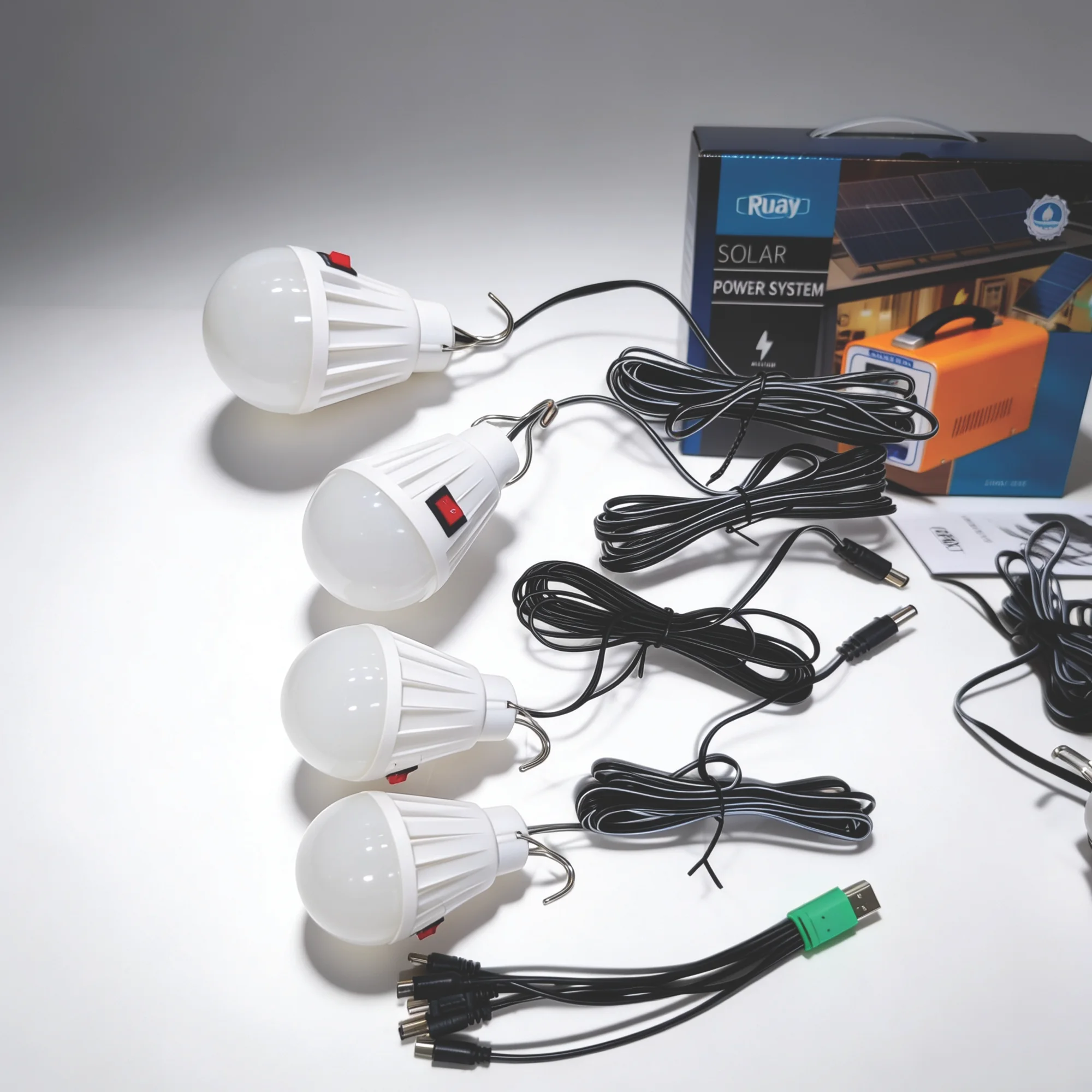محطة طاقة شمسية ذكية — إضاءة وشحن بدون كهرباء ☀️🔋