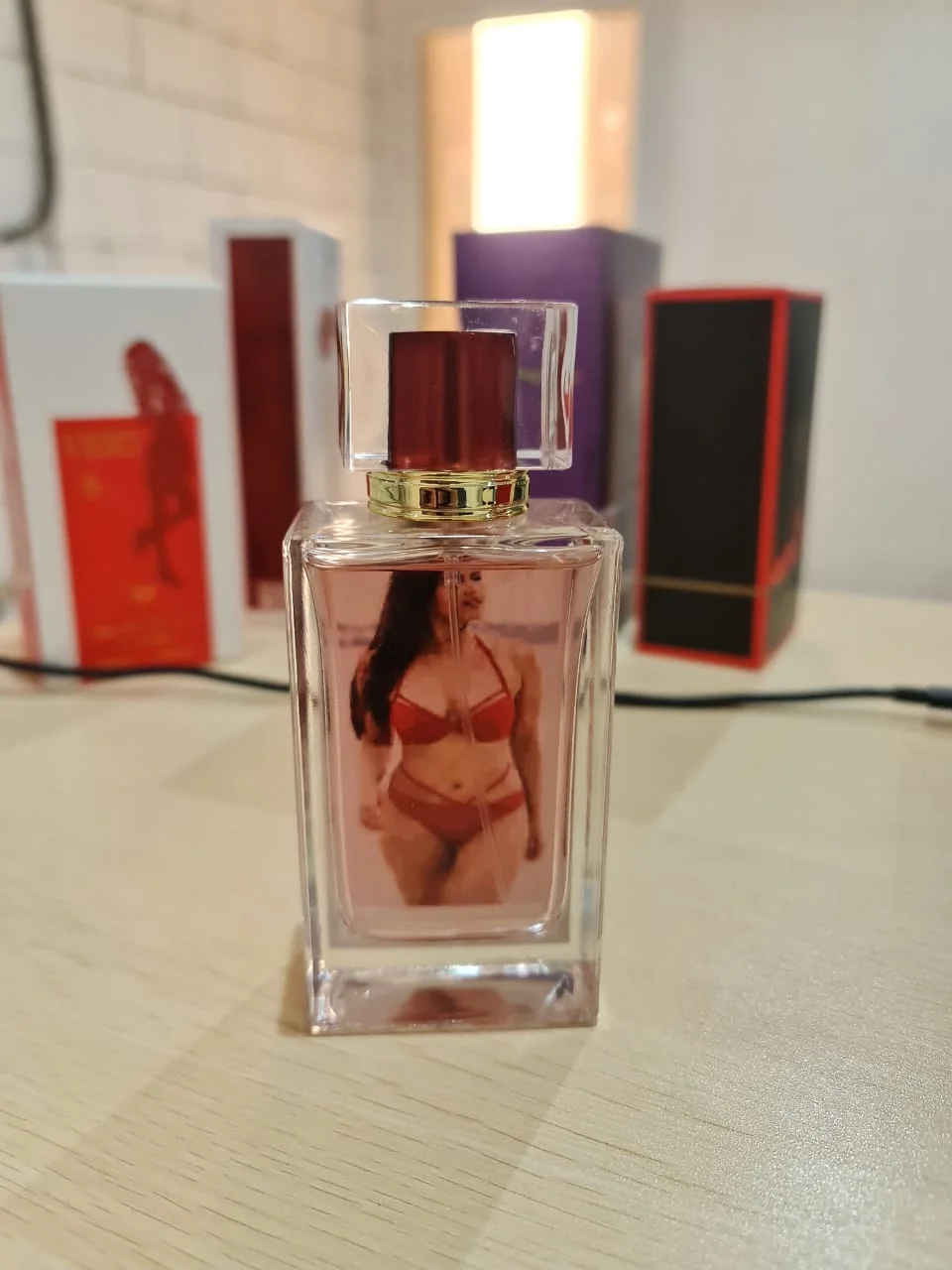 Pheromone Perfume العطر المثالي للمرأة