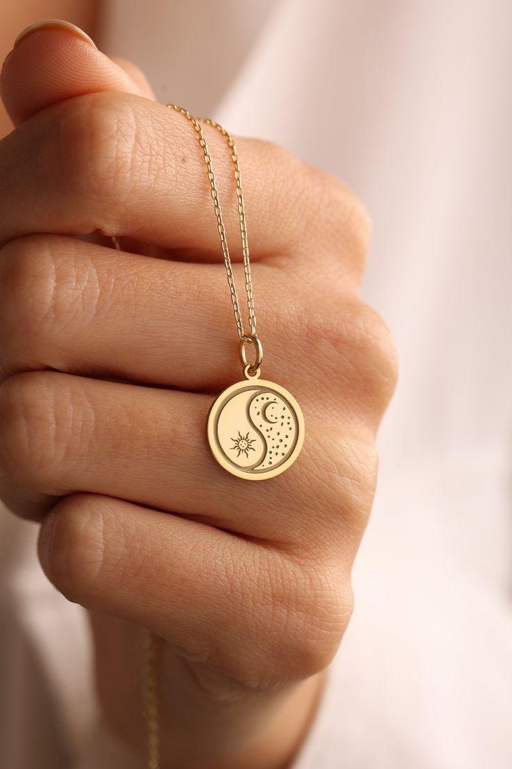 Collier Moon & Sun en Cuivre pour Femme – Harmonie et Mystère