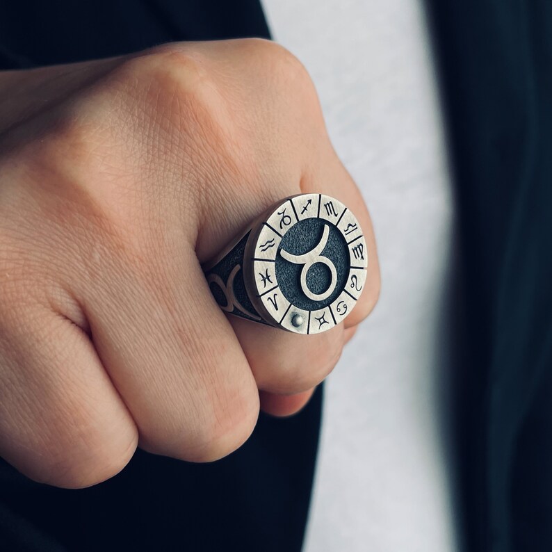 Chevalière Signe du Zodiaque Taureau (Toro) Oxydé en Argent – Bague Astrologie pour Homme