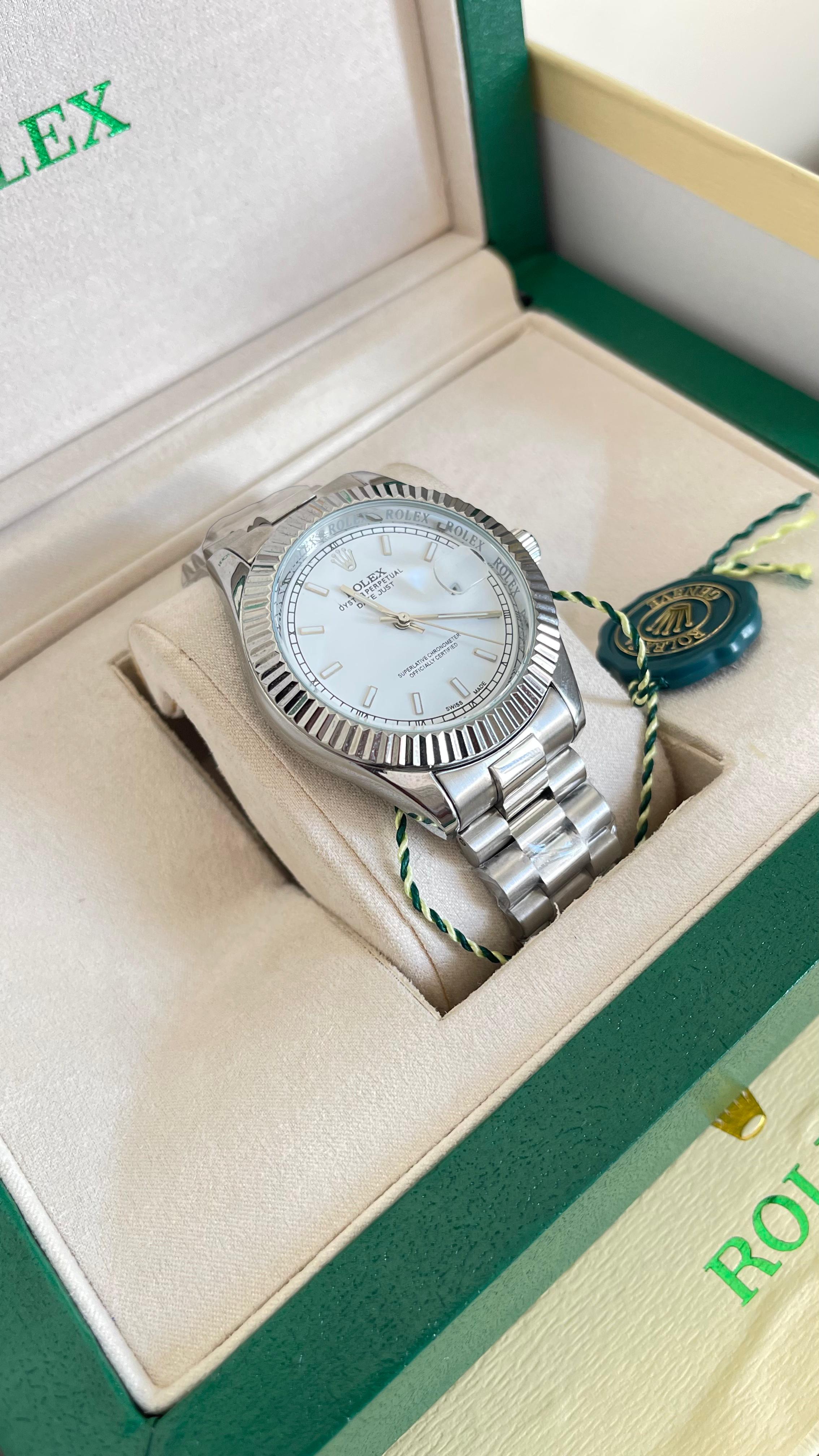⌚ Rolex Oyster Perpetual Bleu – L’essence du style pur