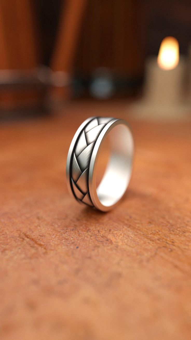 Bague en Argent 925 Gravée à la Main – Un Bijou Unique et Authentique