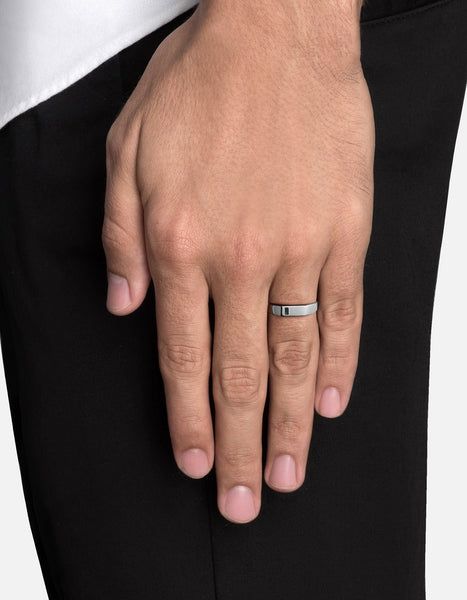 Bague en Argent 925 Pur avec Petite Pierre à Gauche – Élégance Discrète & Raffinée