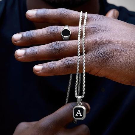 Ensemble Homme – Chaîne en Argent 925 avec Pendentif Lettre Personnalisée & Bague en Argent avec Pierre Noire