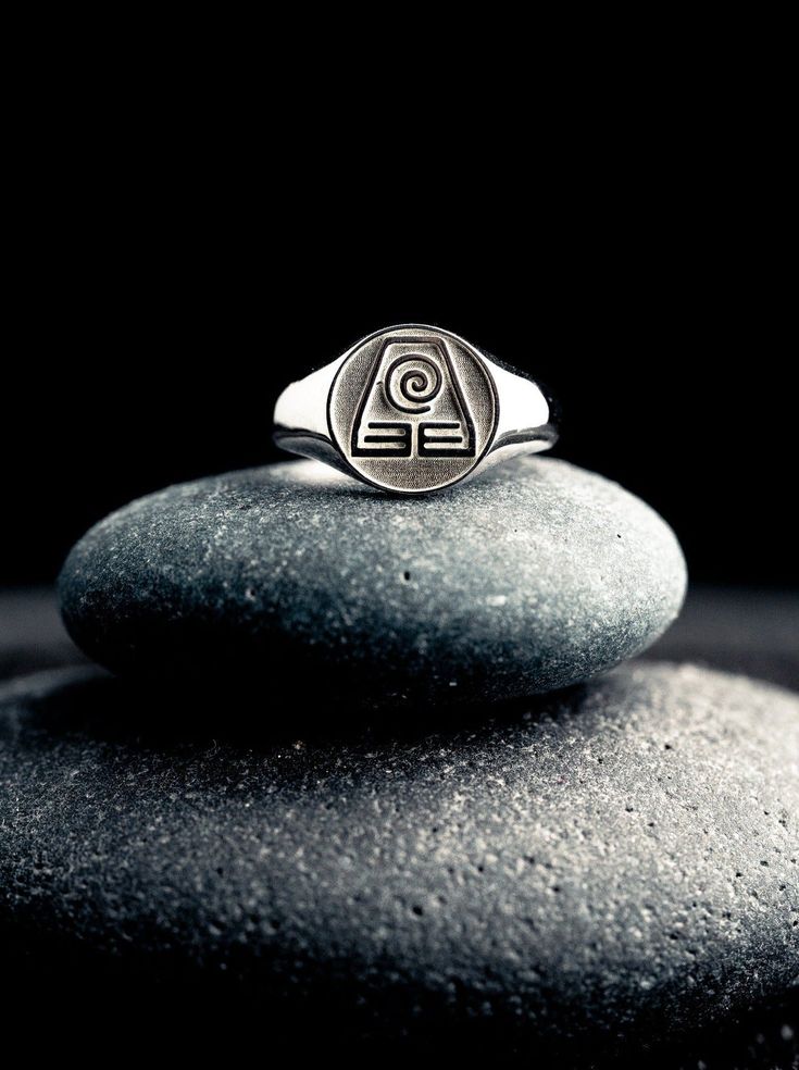 Découvrez notre bague en argent sterling 925 ornée d