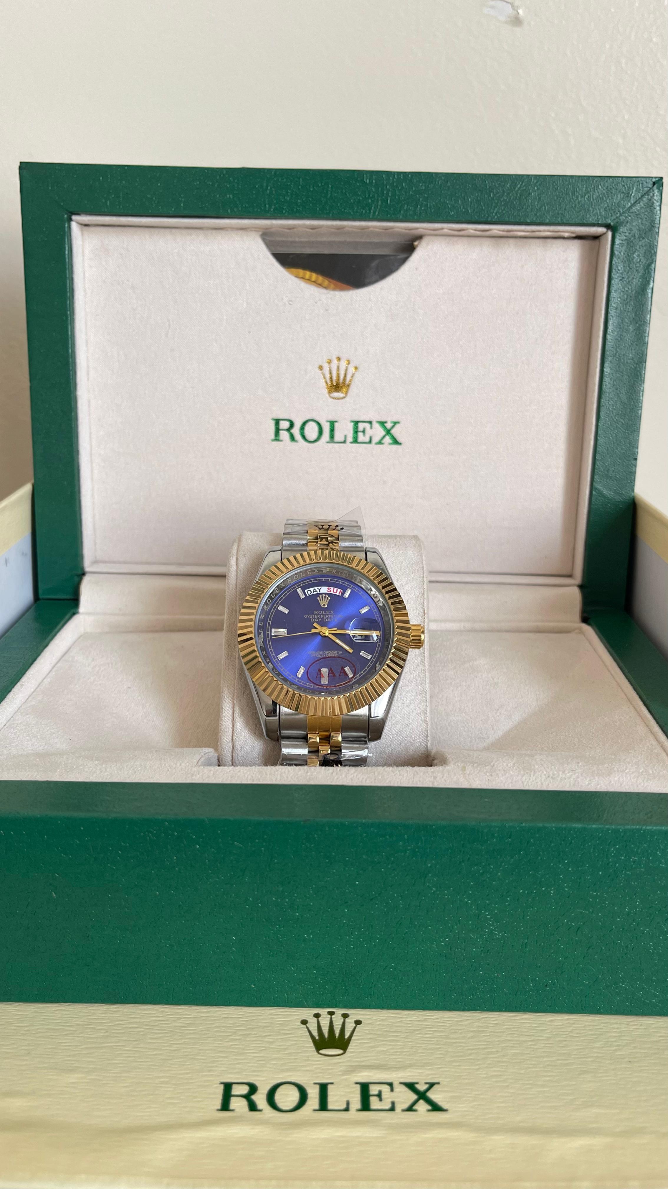 Cadran : Bleu royal avec index diamant