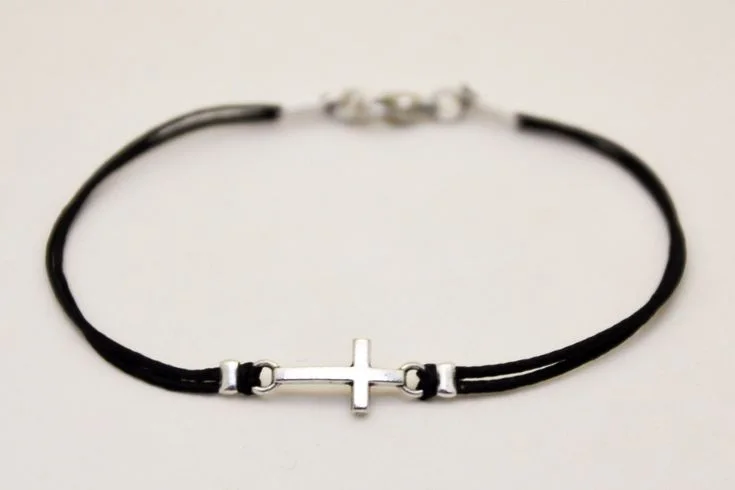 Bracelet Croix pour Homme – Style Élégant et Symbolique
