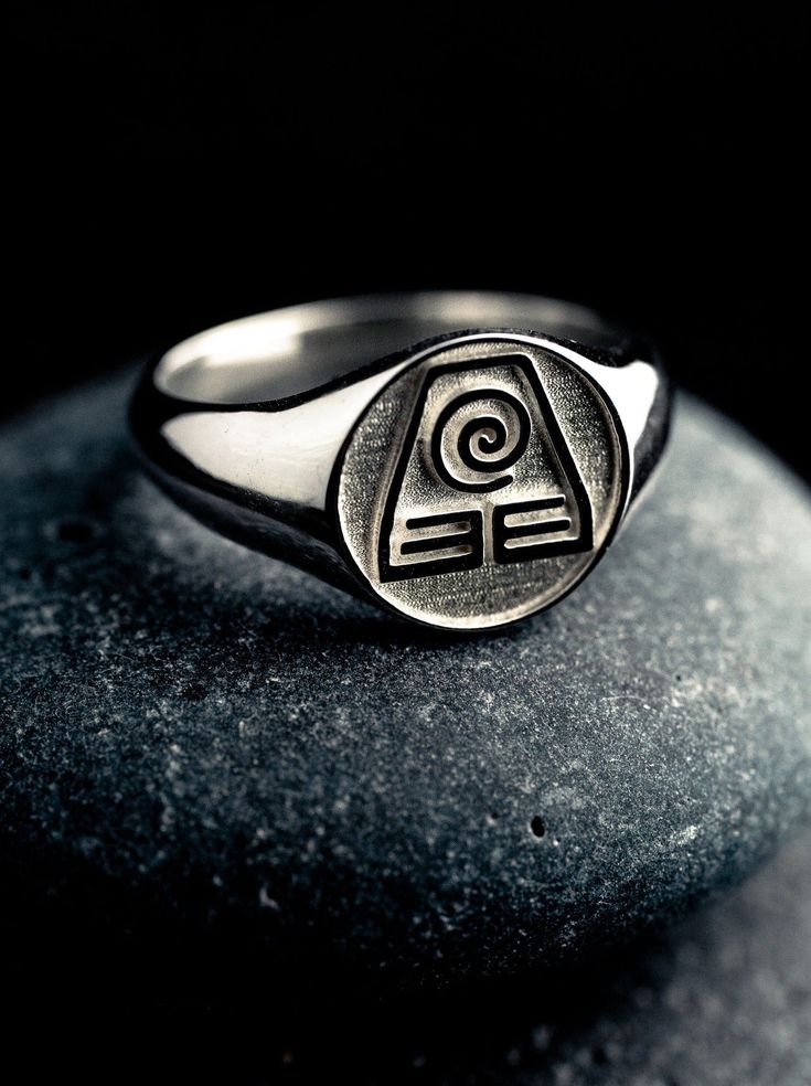 Découvrez notre bague en argent sterling 925 ornée d