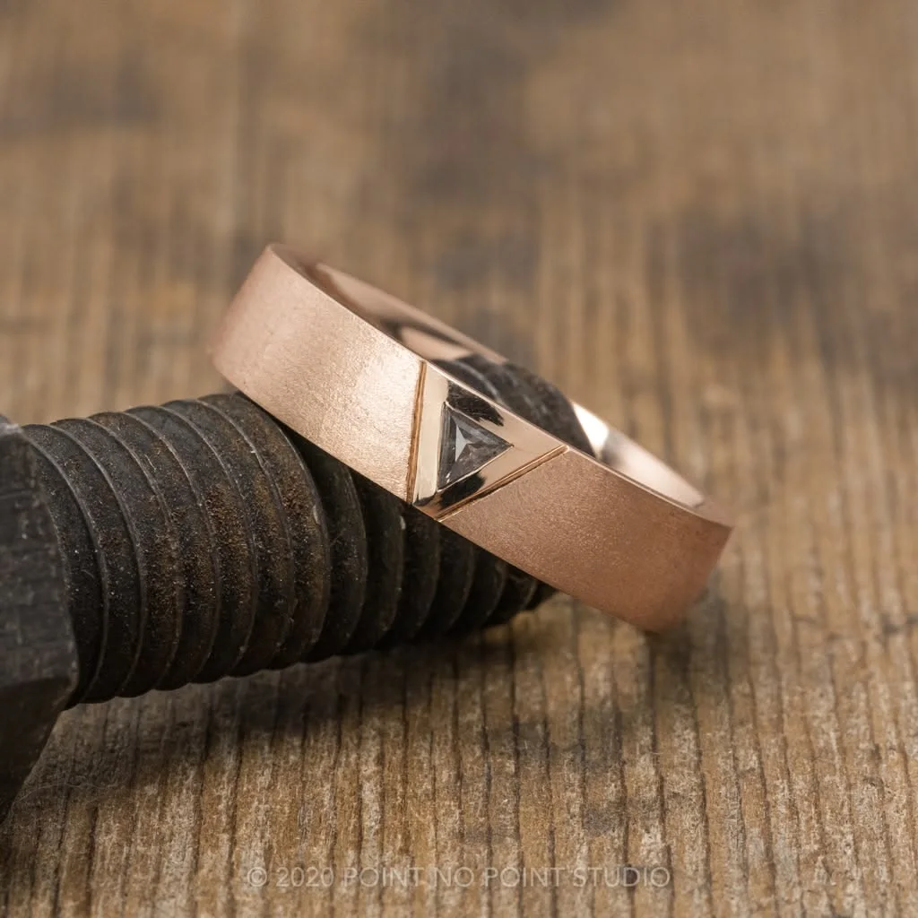 Bague élégante en cuivre avec pierre blanche triangulaire