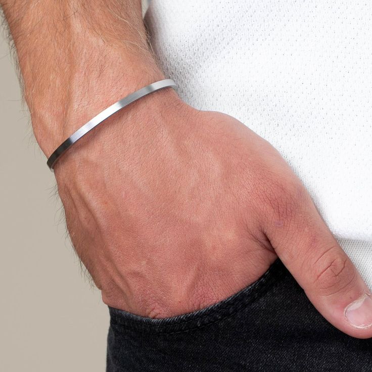 Bracelet Simple en Argent 925 – Élégance et Pureté