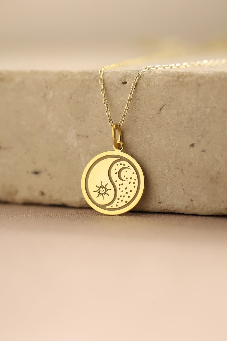 Collier Moon & Sun en Cuivre pour Femme – Harmonie et Mystère