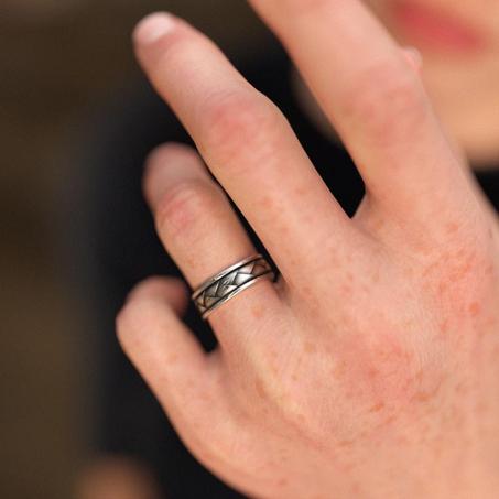 Bague en Argent 925 Gravée à la Main – Un Bijou Unique et Authentique