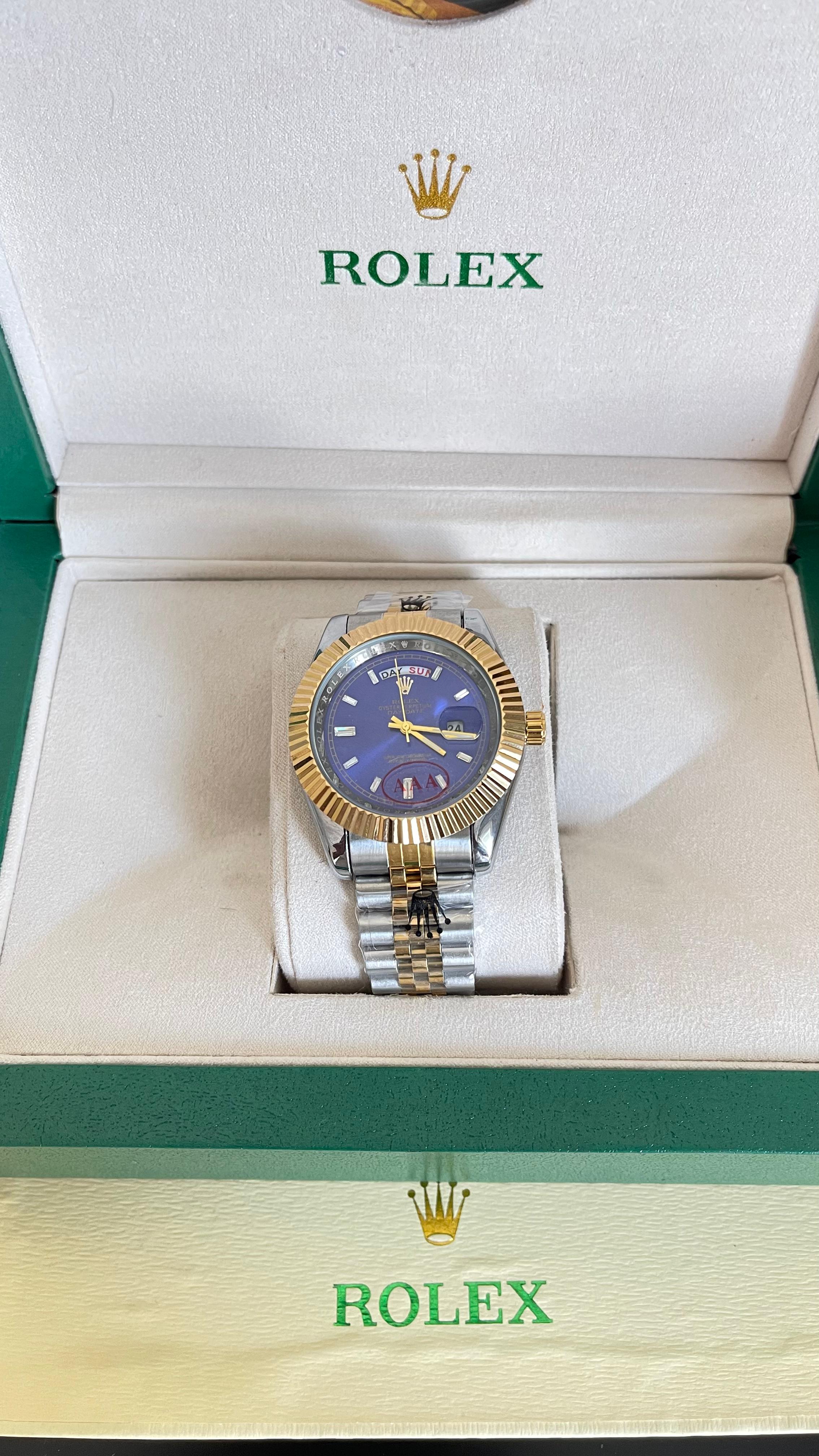Cadran : Bleu royal avec index diamant