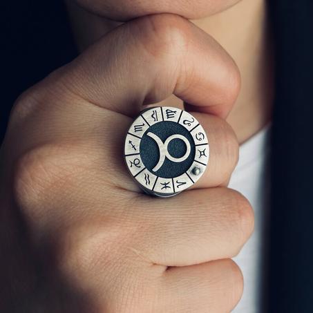 Chevalière Signe du Zodiaque Taureau (Toro) Oxydé en Argent – Bague Astrologie pour Homme