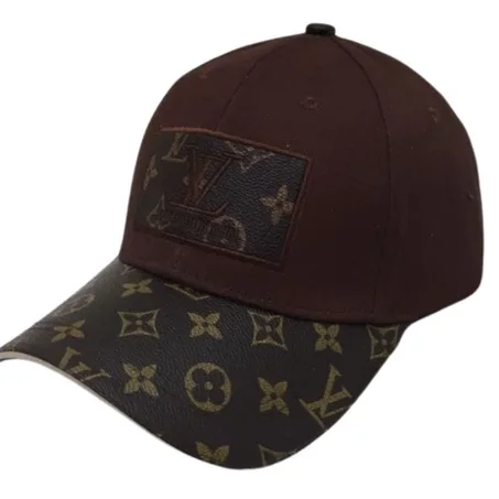 قبعة أنيقة بنقشة فاخرة