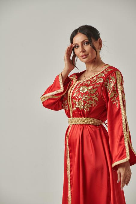 قفطان الاحمر