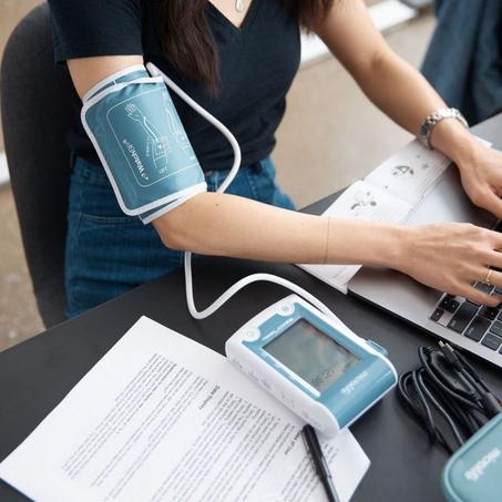 جهاز قياس ضغط الدم الألماني