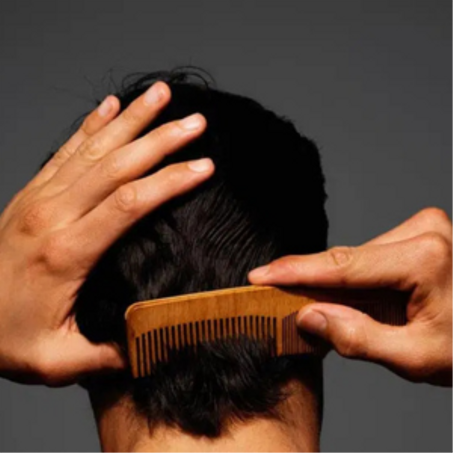 أدوات العناية بالشعر للرجال