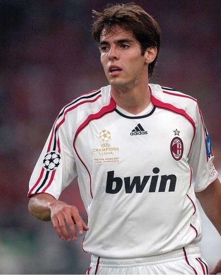 🔴⚫ قميص AC Milan الأسطوري 2006/2007 – نسخة Kaká التاريخية 🏆