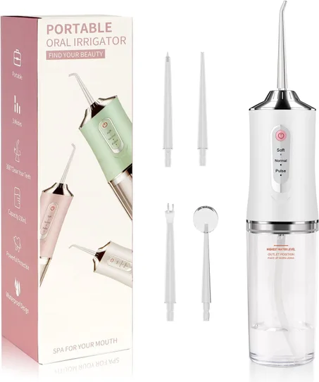 جهاز تنظيف الأسنان بالماء