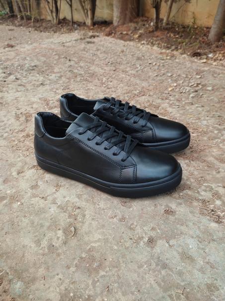 Basket NOIR en cuir réf 042