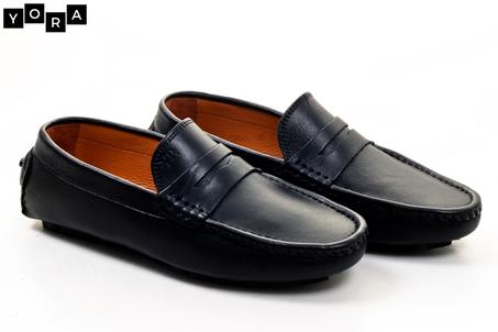 Mocassin en cuir noir réf 1000