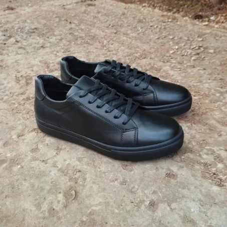 Basket NOIR en cuir réf 042