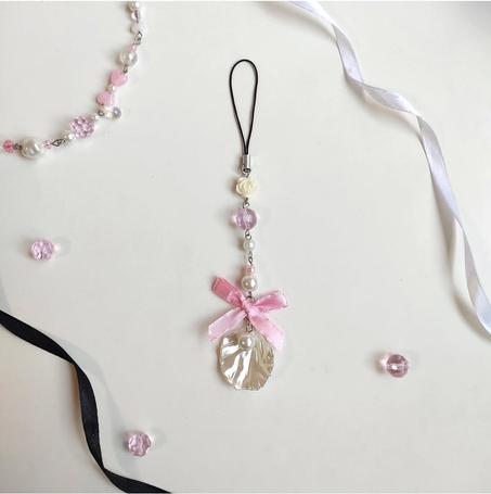 Bow shell phone charm