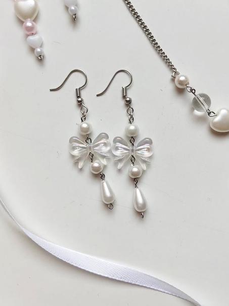 Bow earrings