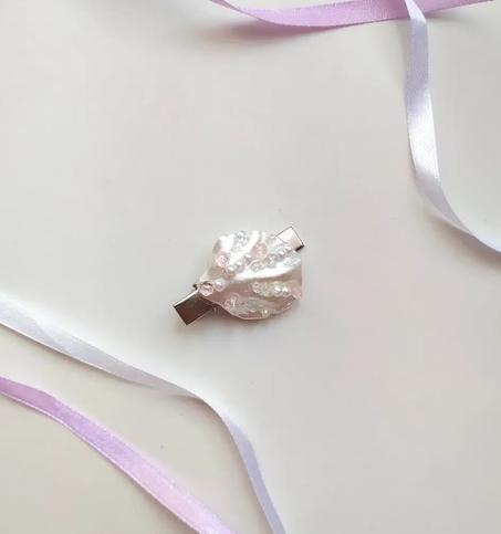 Shell hairclip